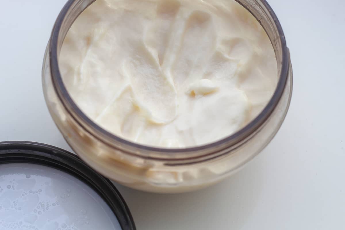 Texture of the Natura Hair Mask.