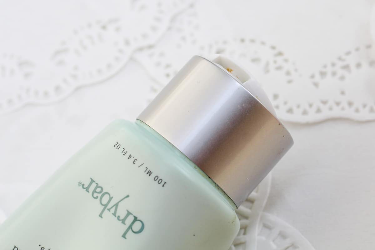 The previous packaging of Drybar The Chaser