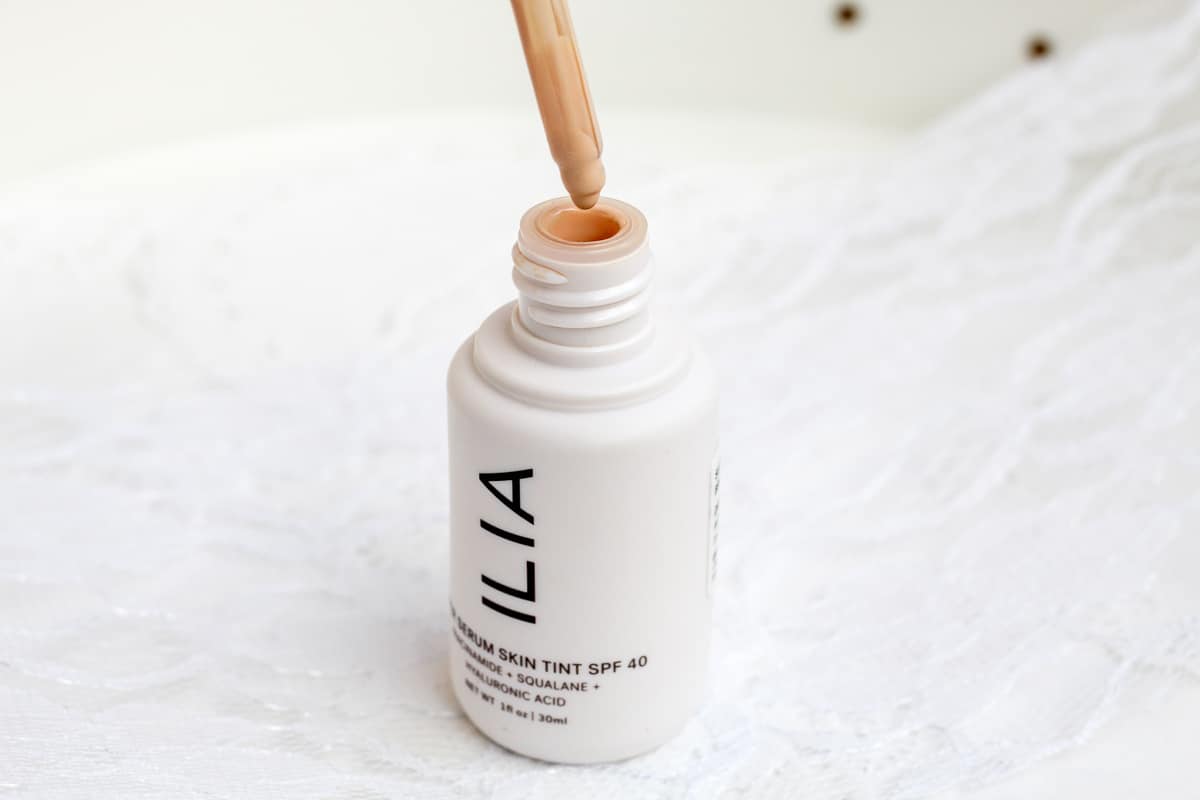 Ilia Super Serum Skin Tint dropper